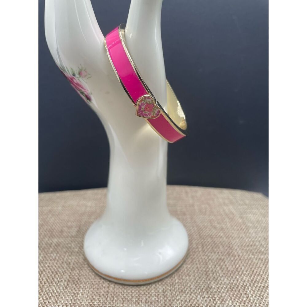 Vera Bradley Bracelet Heart Bangle in Lilli Bell Pink